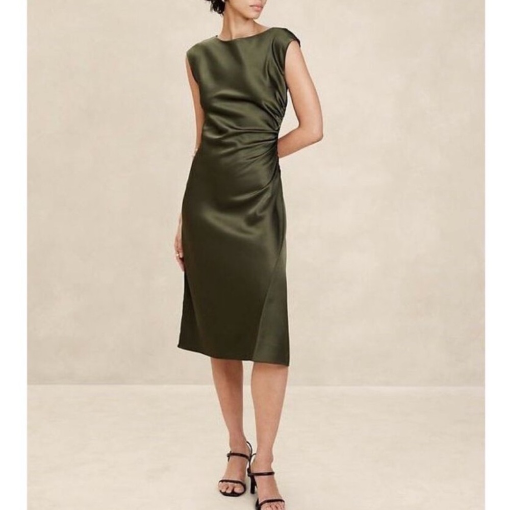 BANANA REPUBLIC SHIRRED-SIDE SATIN MIDI DRESS SIZE 8 OLIVE MOSS GREEN